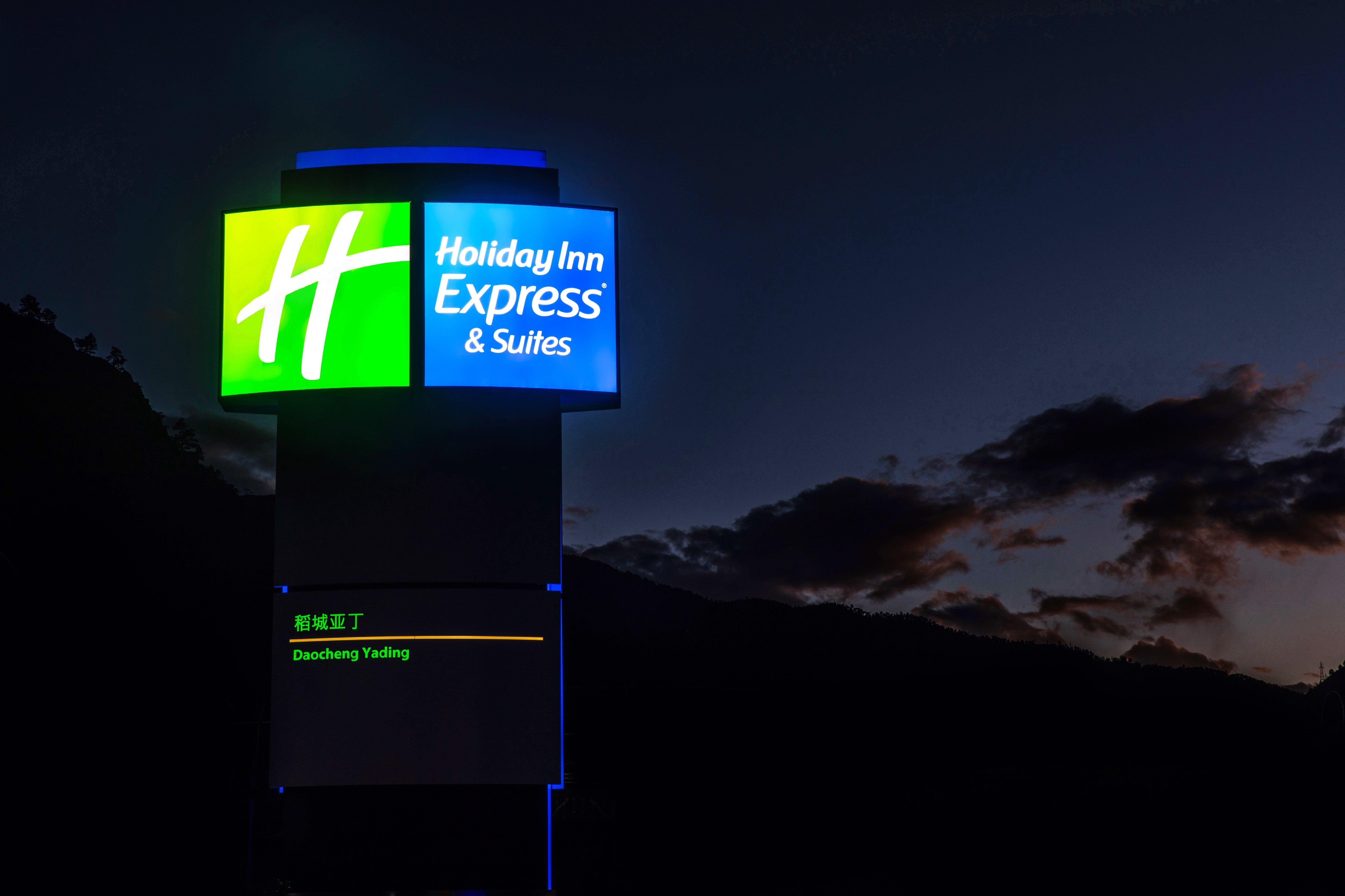 Holiday Inn Express Daocheng Yading, An Ihg Hotel Kültér fotó
